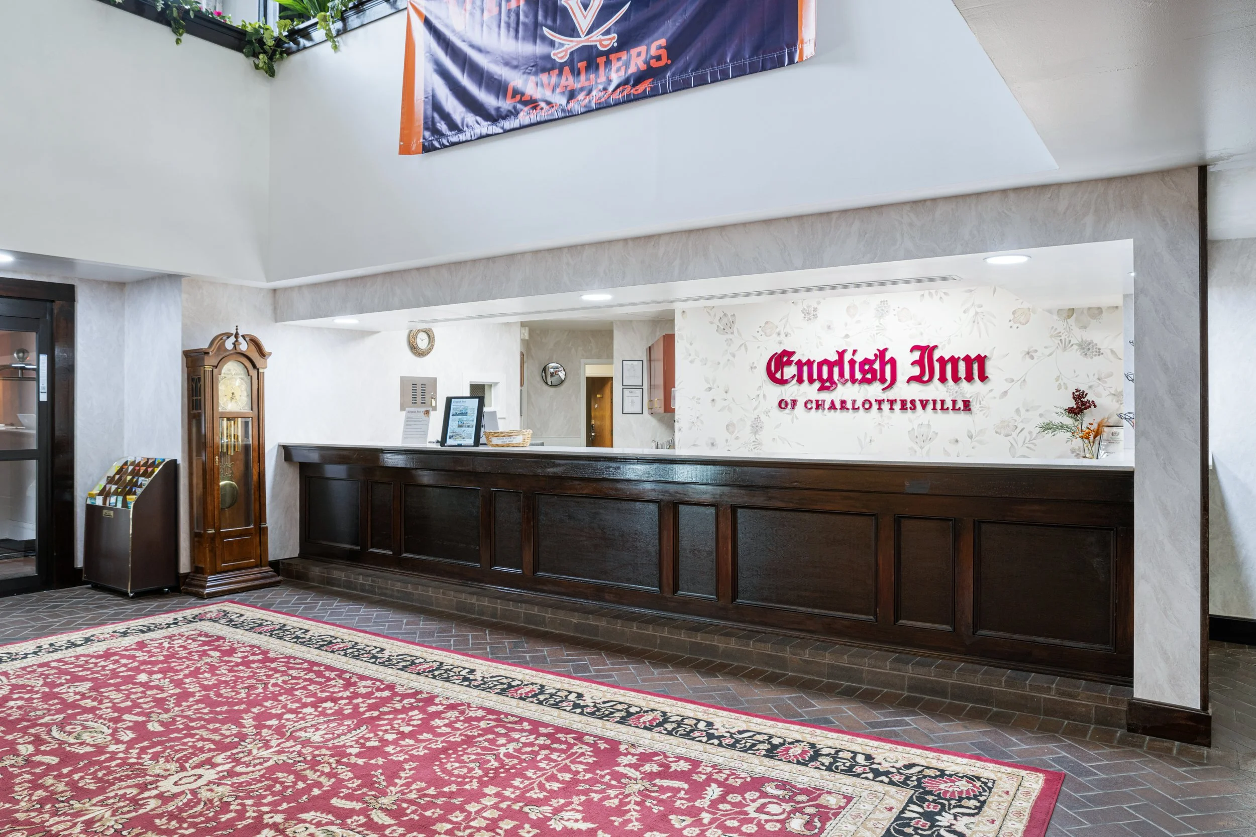 The English Inn - Lobby-7.jpg