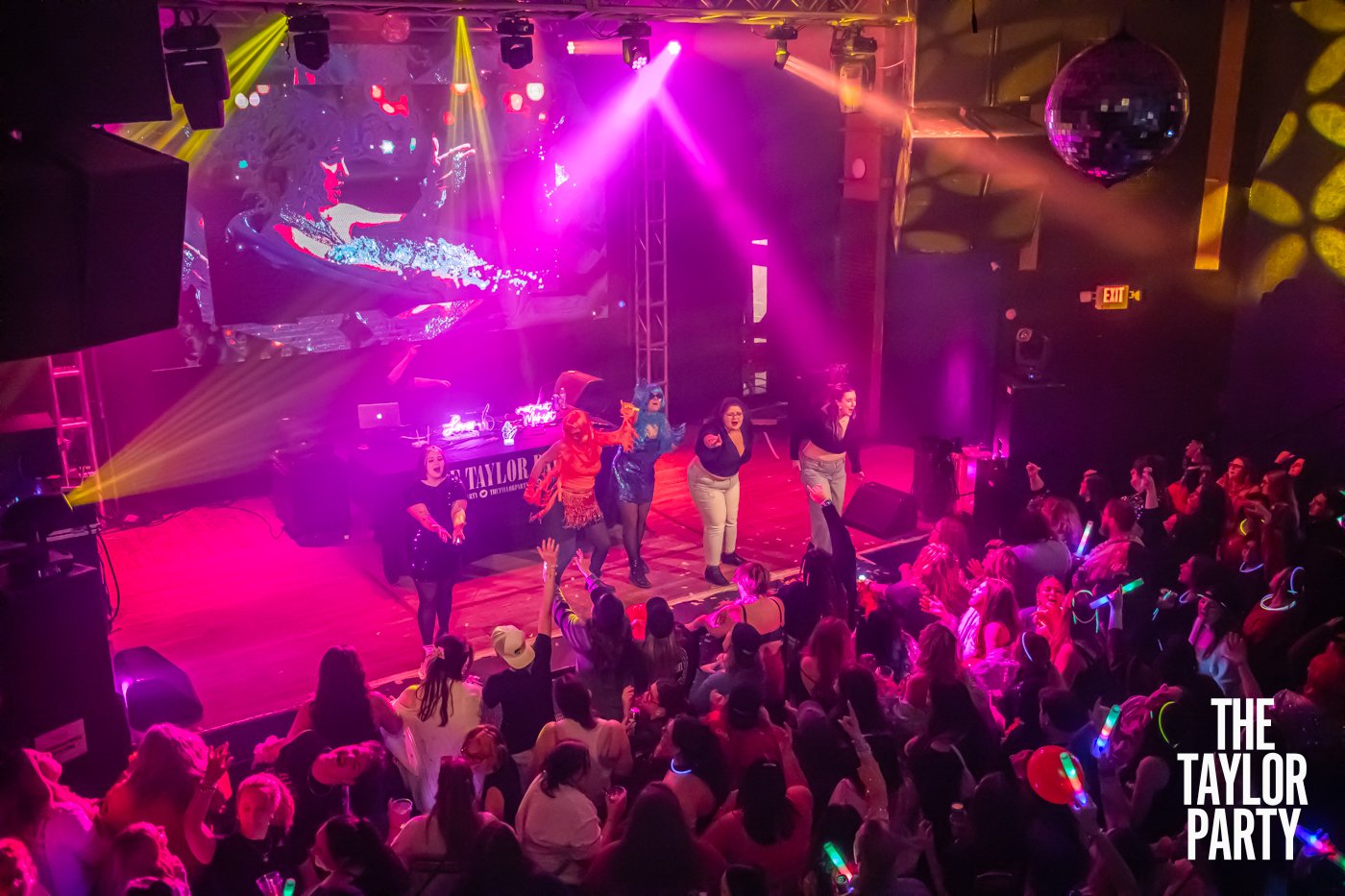 taylor-party-vogue-1-17-2026-5817.jpg
