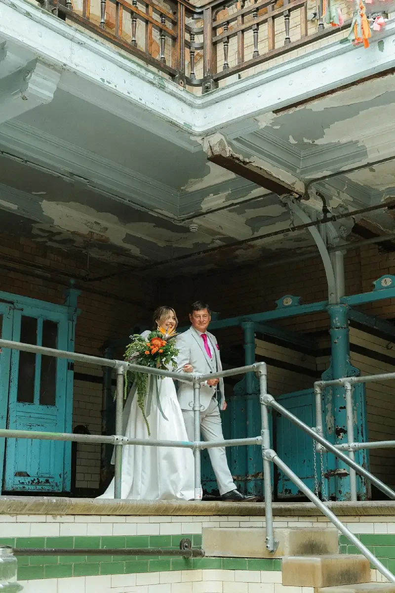 179CCV00012.webp
