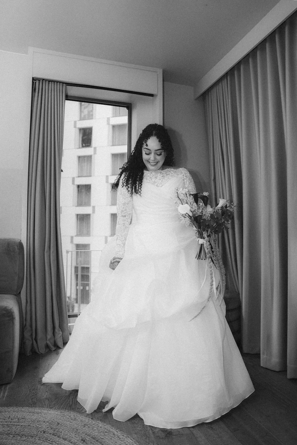 29CC105573.BW.jpg
