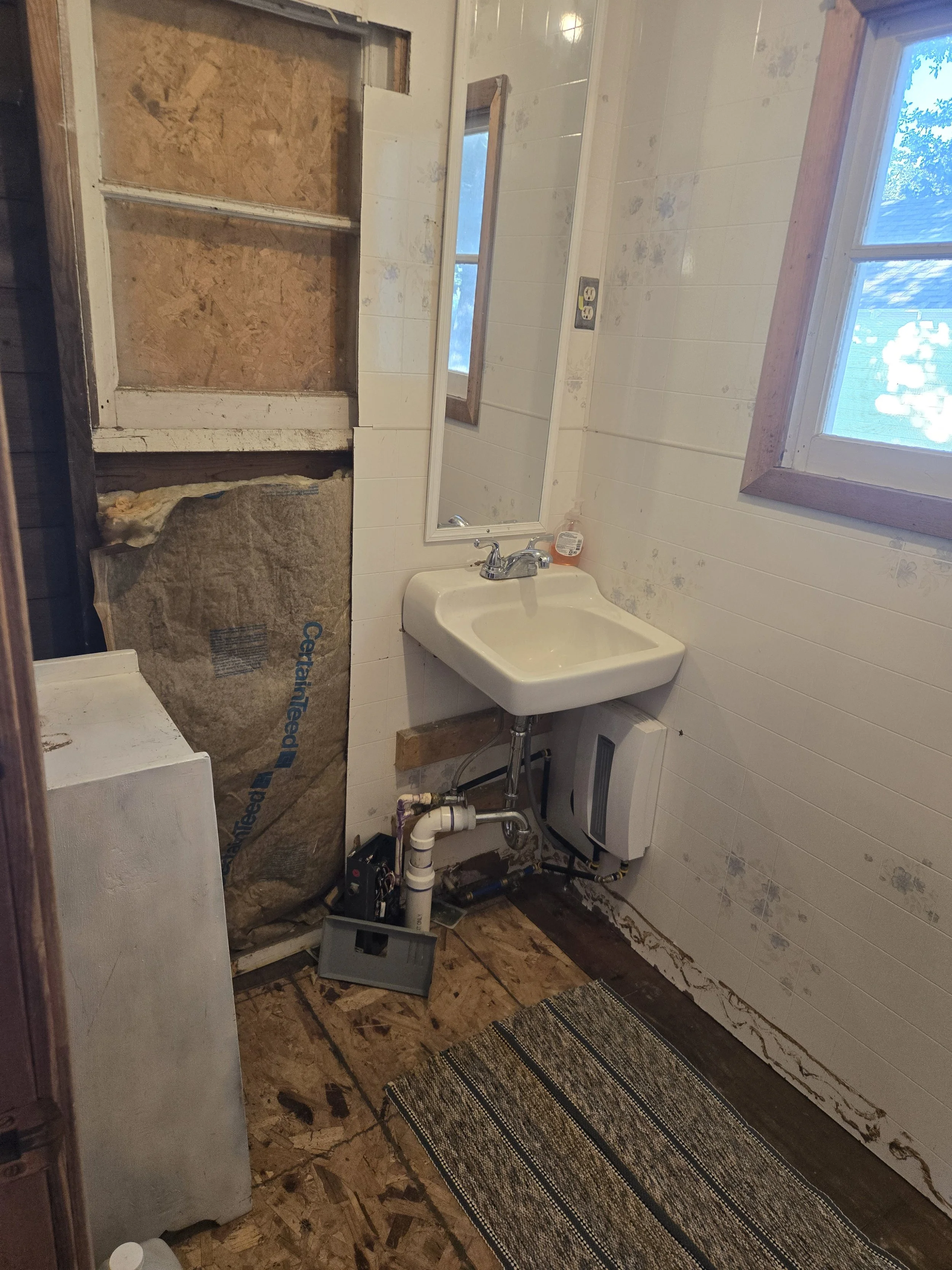 Cooks cabin bathroom