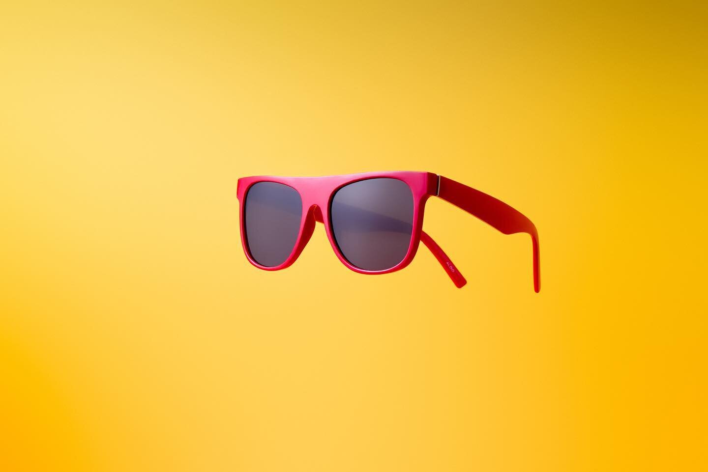 📸 @mimirosadophotography  #productphotography#sunglasses #contentphotography#photoshoot  #njphotography#njphotos#photos#photooftheday  #njphotographer#mimirosadophotography.  #sunglassesphotoshoot