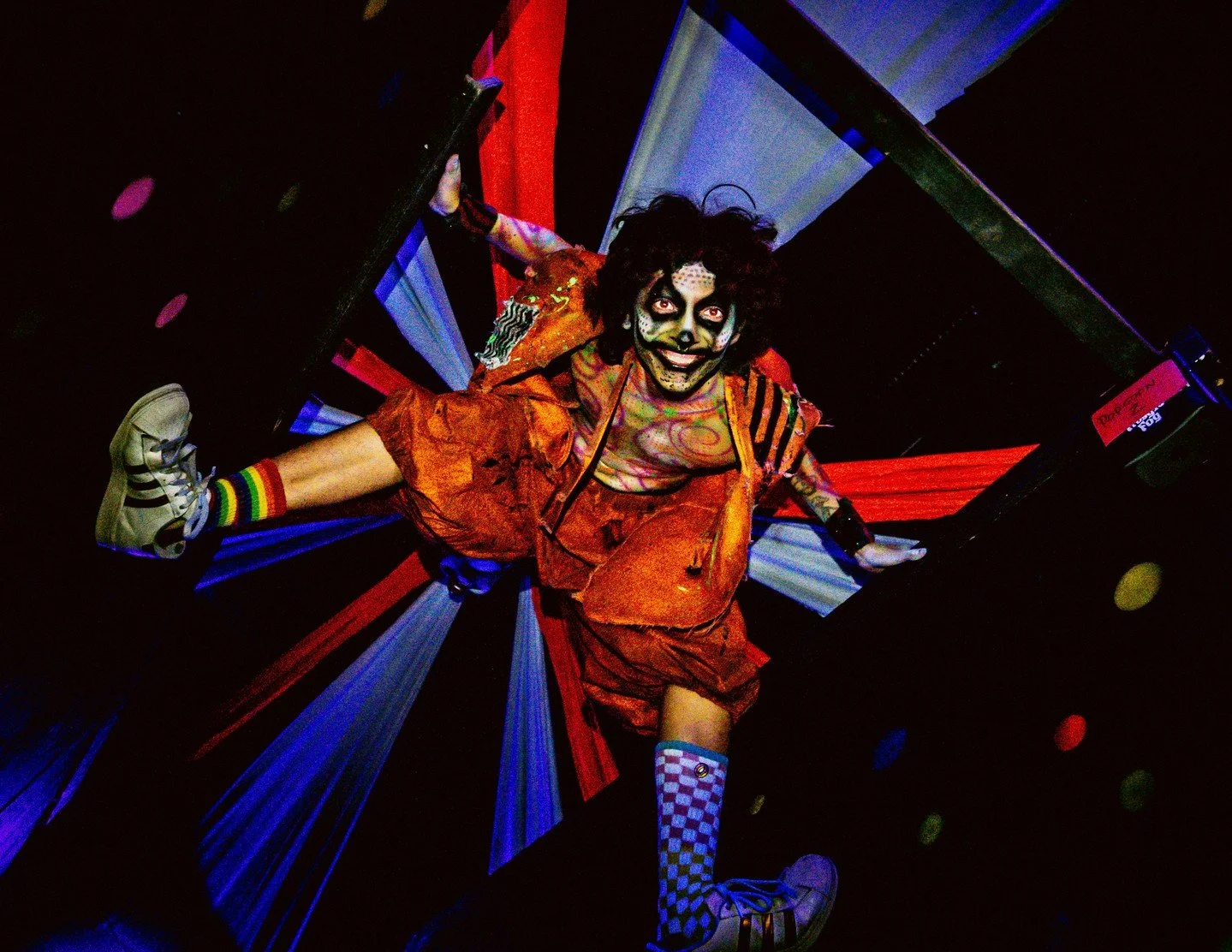 Remember, not all smiles are friendly. 🤡