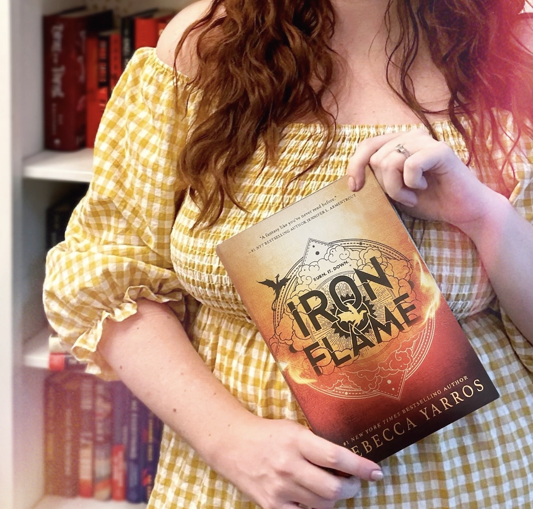 Fantasy-Romance Book Review: 'Iron Flame' (The Empyrean #2) by