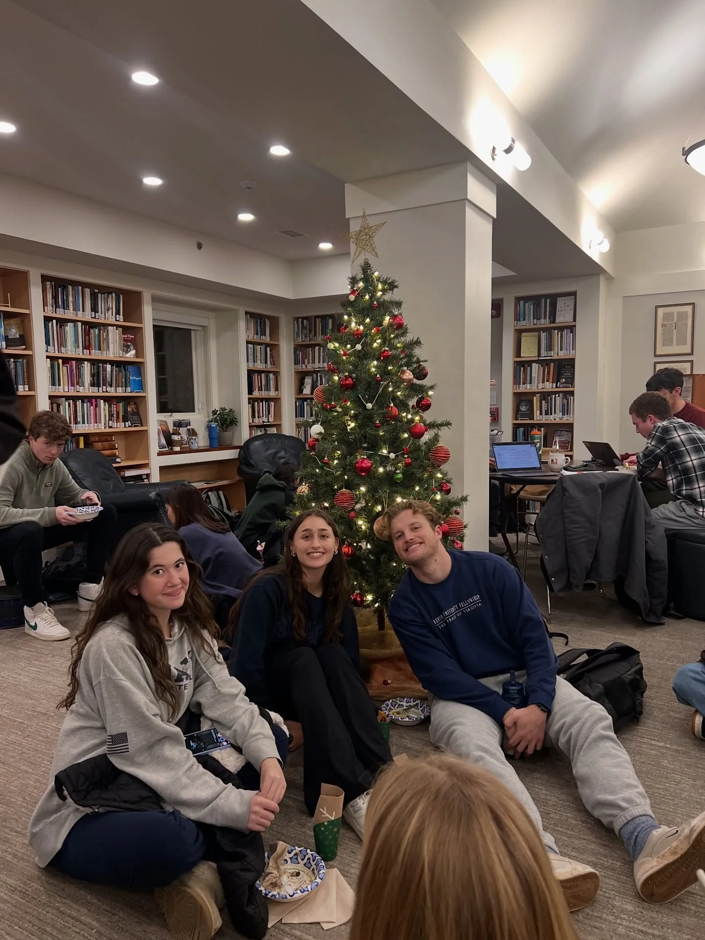 Exam Snacks are in full swing and we&rsquo;re loving every minute!

#uva #studuva #virginia #christmas #examsnacks #studsnacks