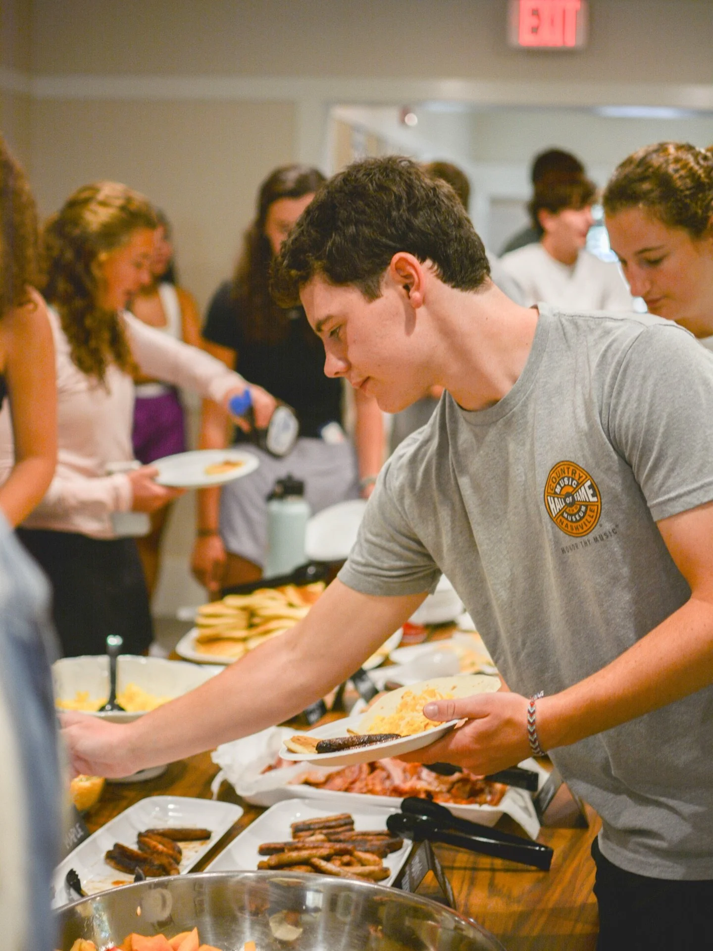 Start college in community. 

Foundations Week 2026 application priority deadline is THIS Friday! ➡️ Apply with the link in bio. 

#uva #virginia #foundationsweek #classof2030 #gohoos