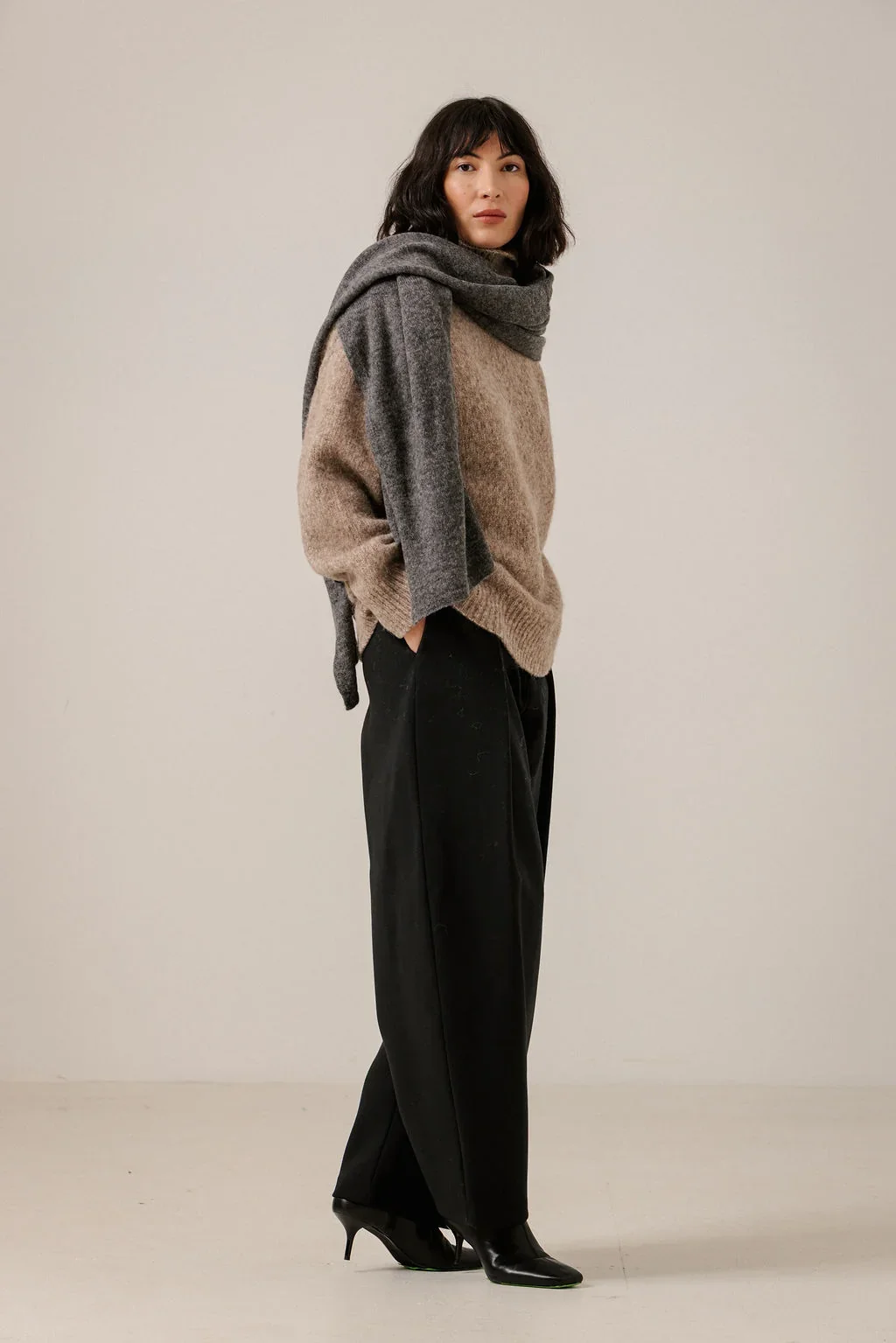Bare-Knitwear-Baby-Alpaca-Travel-Wrap-Charcoal-2.webp