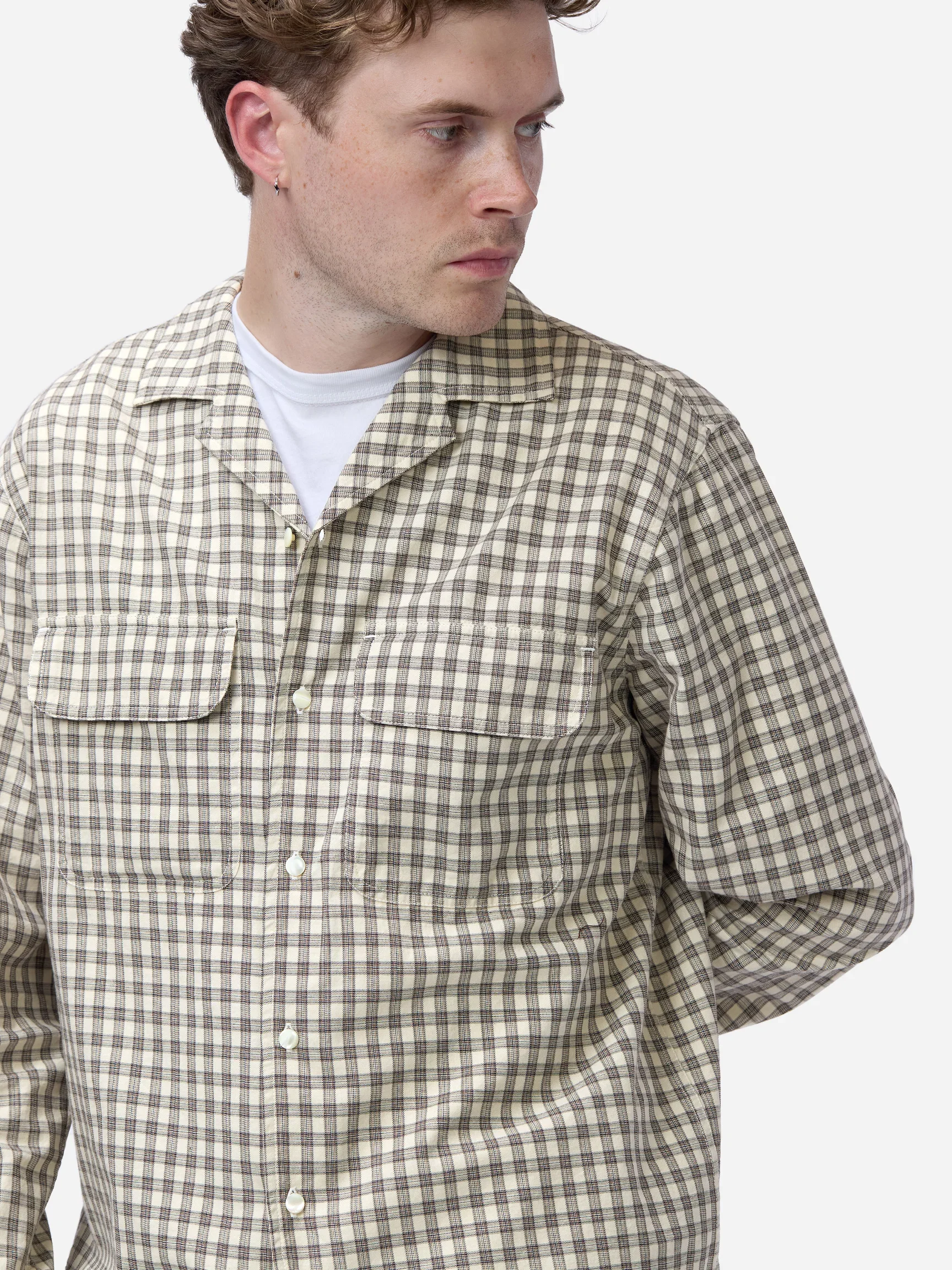 3S-FW26_OPEN_COLLAR_SHIRT_ECRU_MICROCHECK_FRONT_CROPPED_B_ONBODY.webp