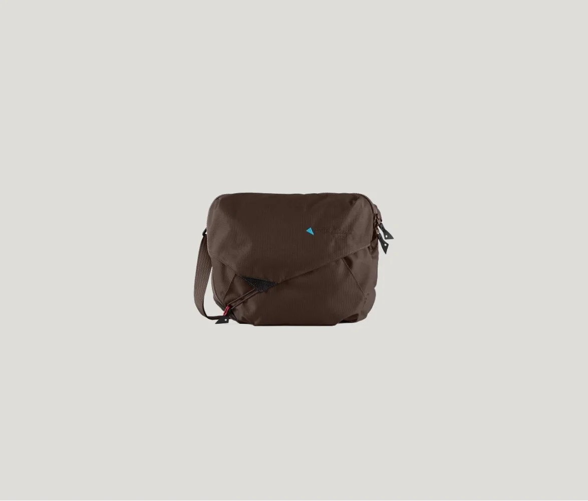 Gaut Messenger Bag in Brown Umber