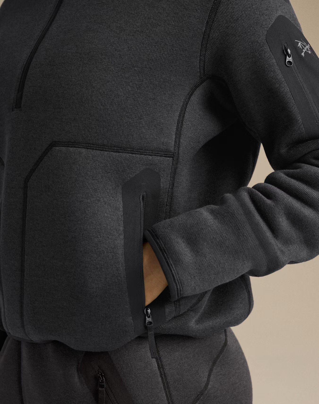 F26-X000010736-Covert-1-2-Zip-Neck-Black-Heather-Women-s-Fabric-Detail.jpg