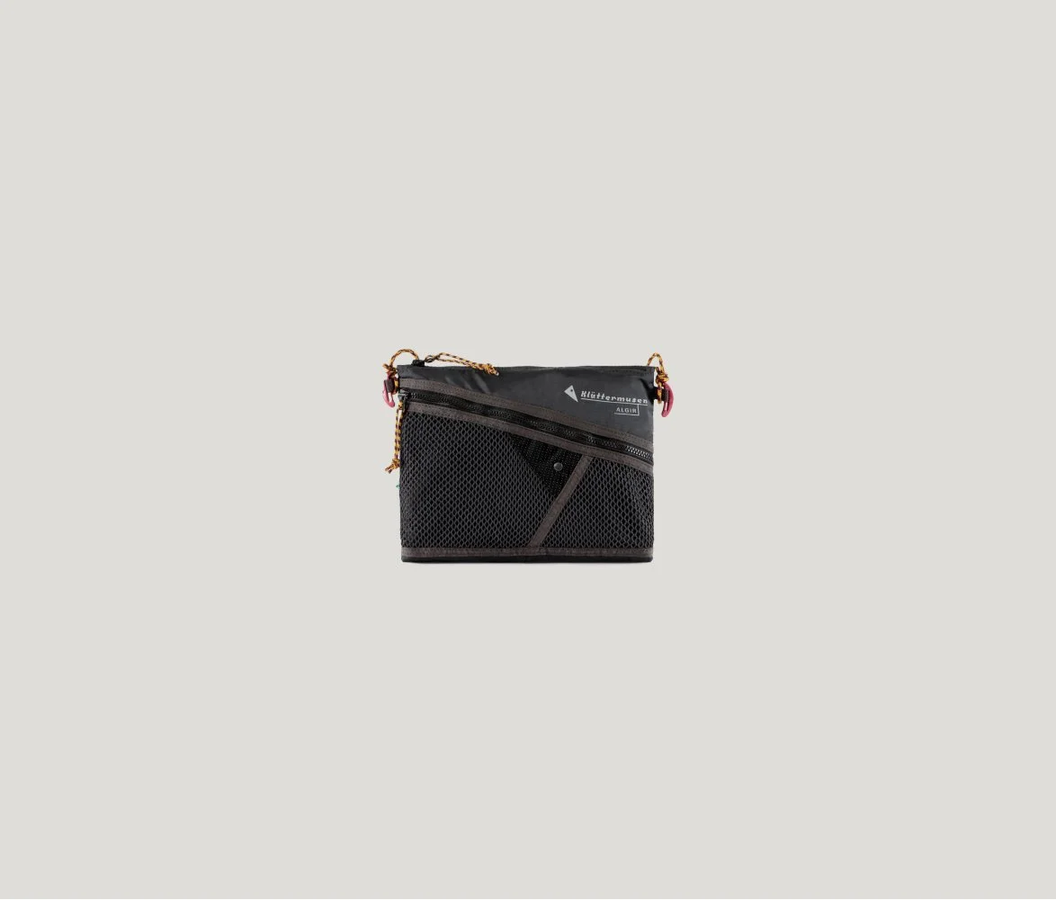 Algir Accessory Bag Medium in Raven