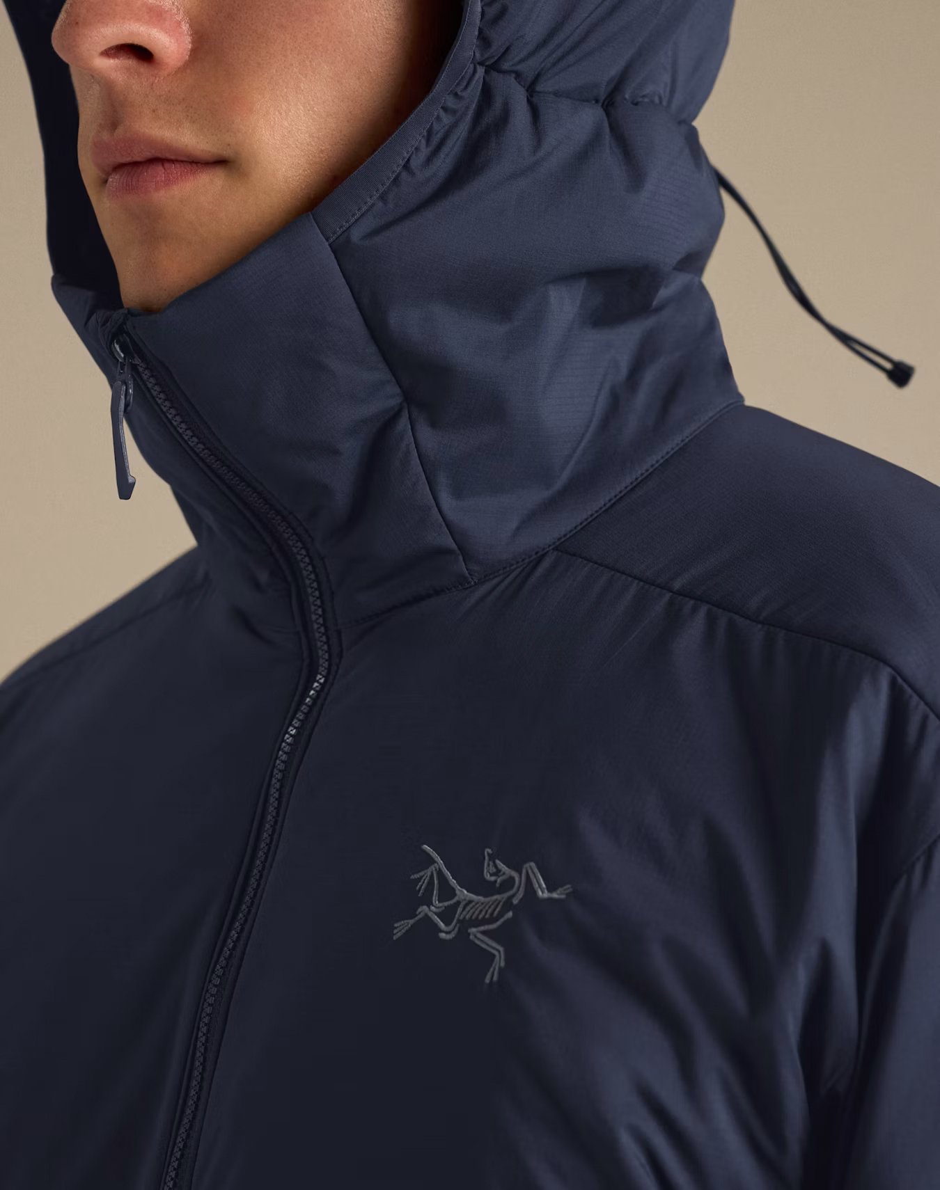 F26-X000009556-Atom-Hoody-Black-Sapphire-Fabric-Detail.jpg
