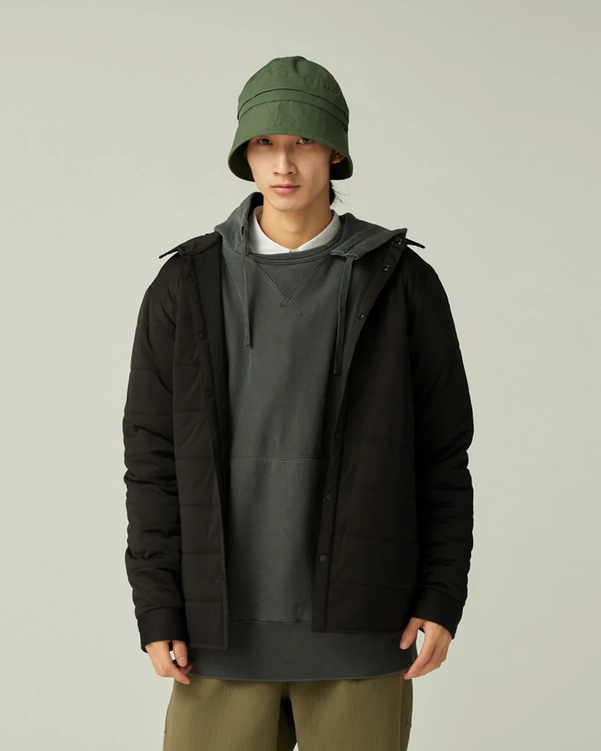 SW-25AU003_Black_A_2_png.webp
