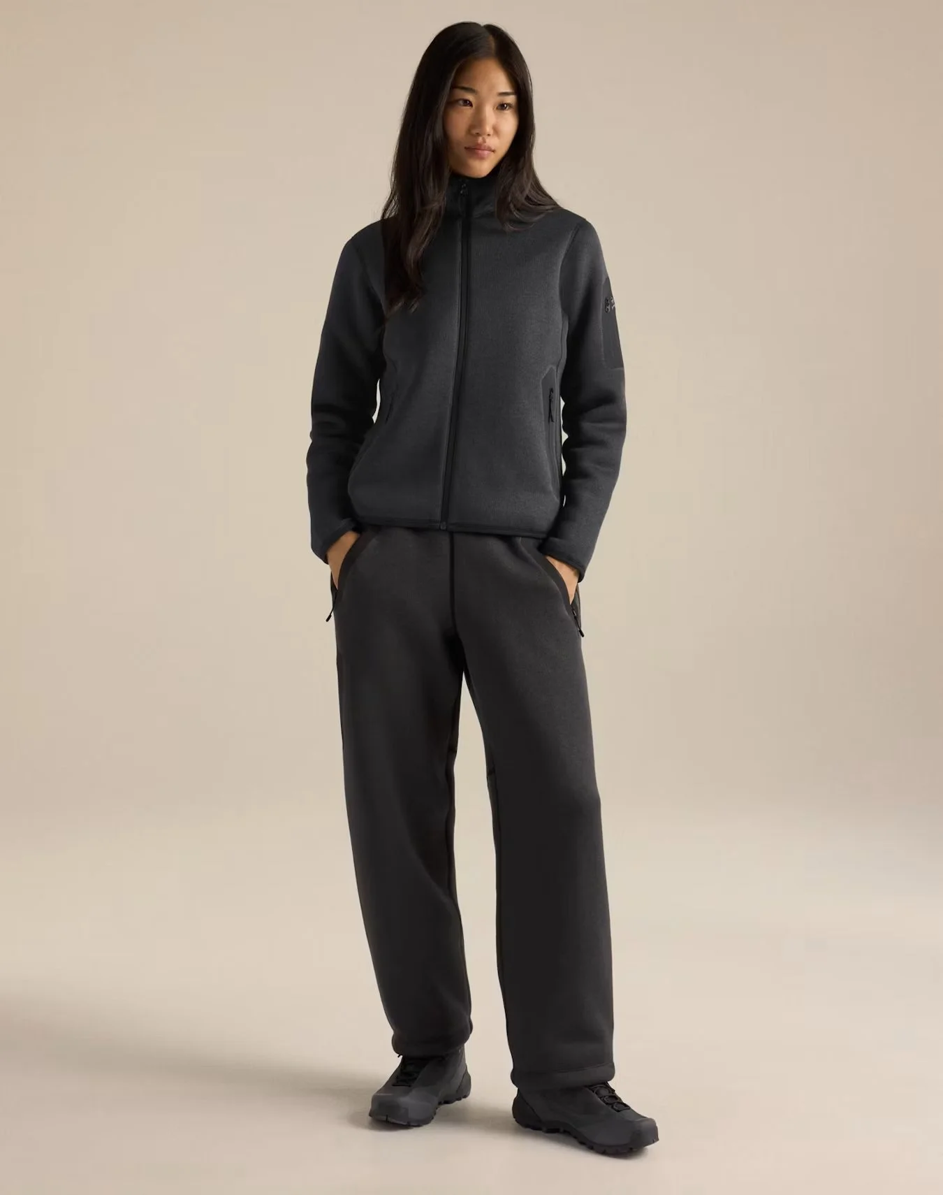 F26-X000010735-Covert-Cardigan-Black-Heather-Women-s-Full-Body.jpg