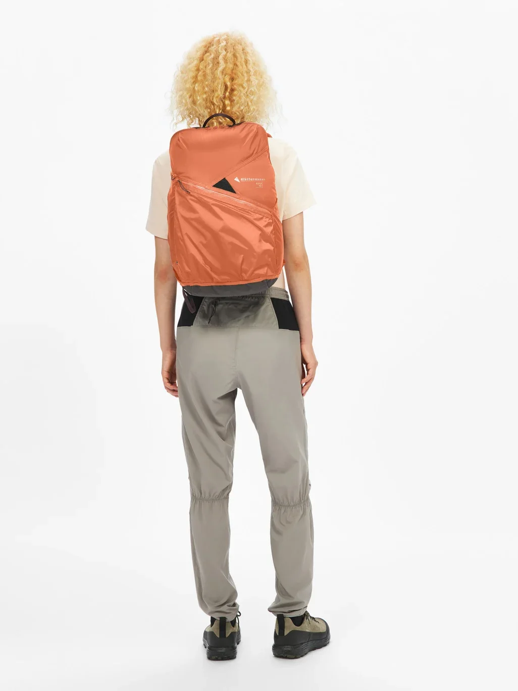 659_hs_Fo4thhpHq4nT6LU6UUh9zw_40456U21_Gjalp_Backpack_18L_Cloud_Berry_010-full.webp
