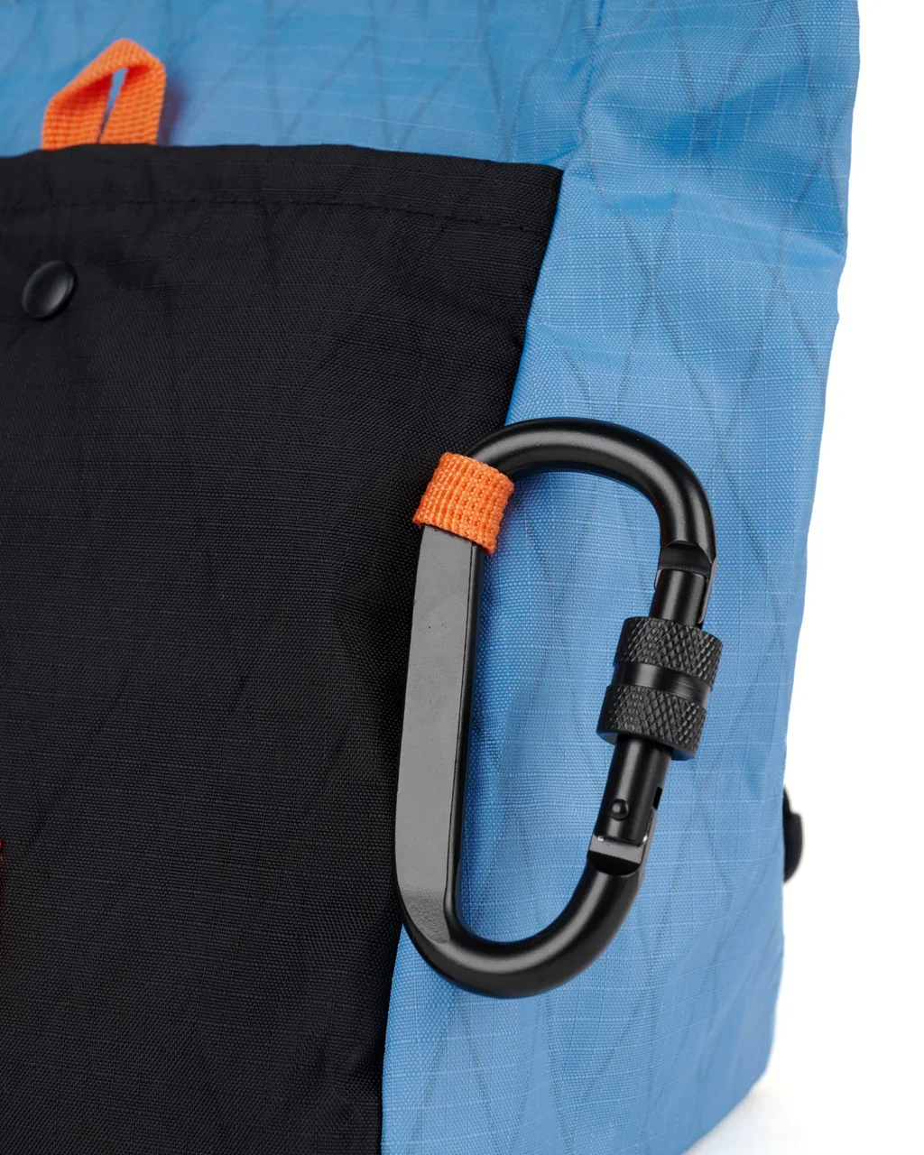 Brain_Dead_Equipment_Chalk_Bag_Black_Detail_optimized.webp