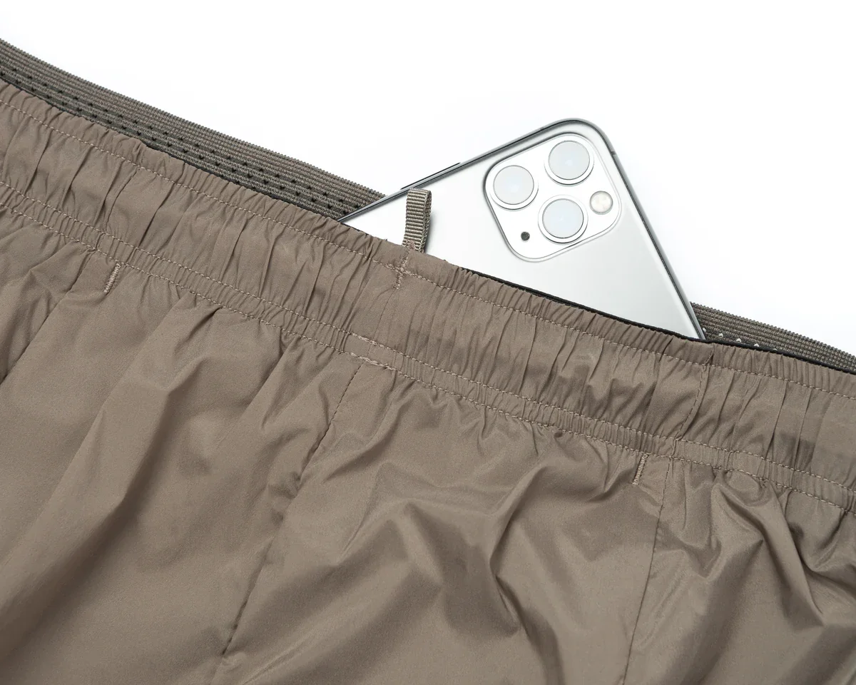 22027-91000_techsilk-3-shorts_falcon_phone-pocket.webp