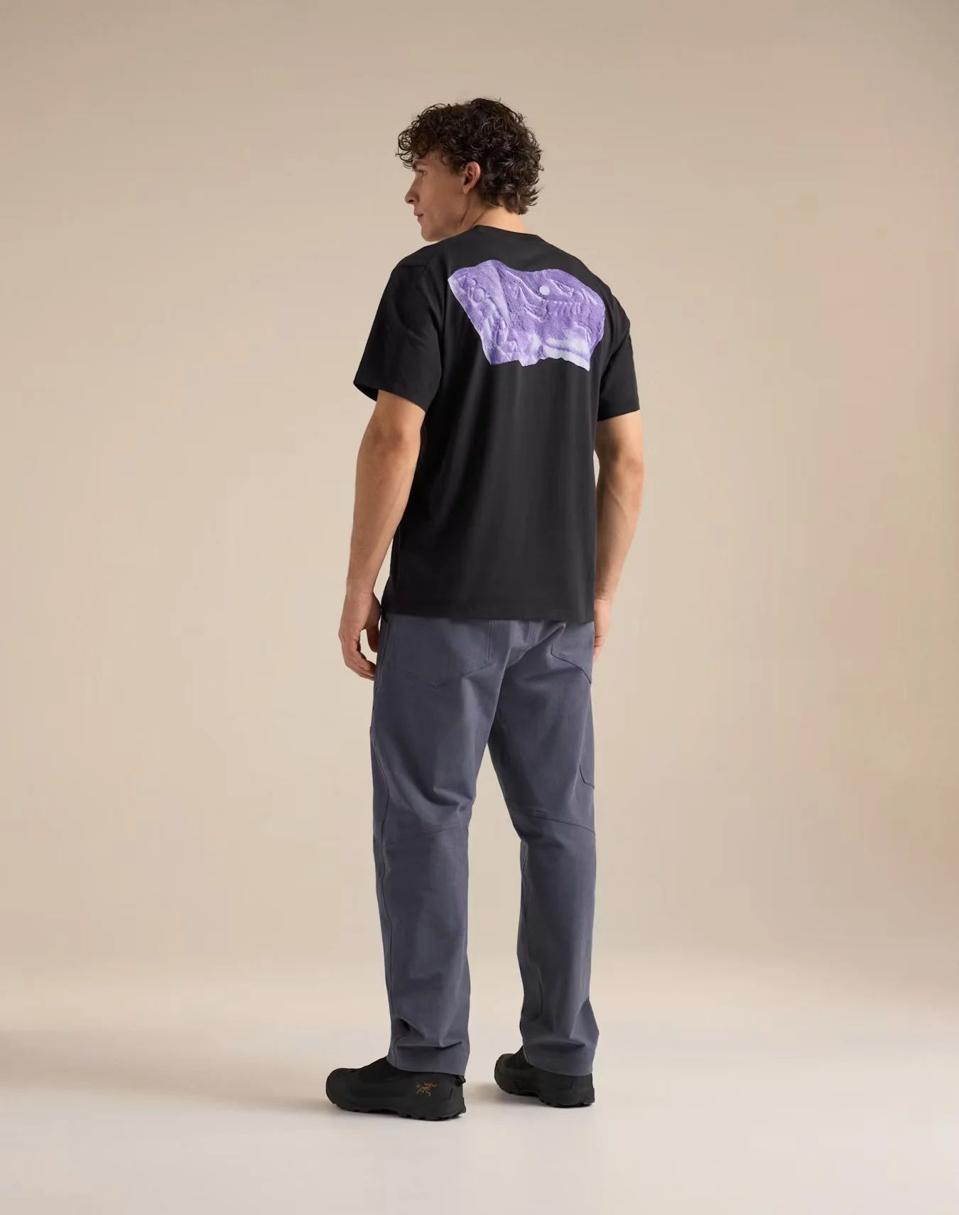 F26-X000010700-Kragg-SL-Cotton-Jug-Shirt-SS-Black-Violectric-Hover.jpg