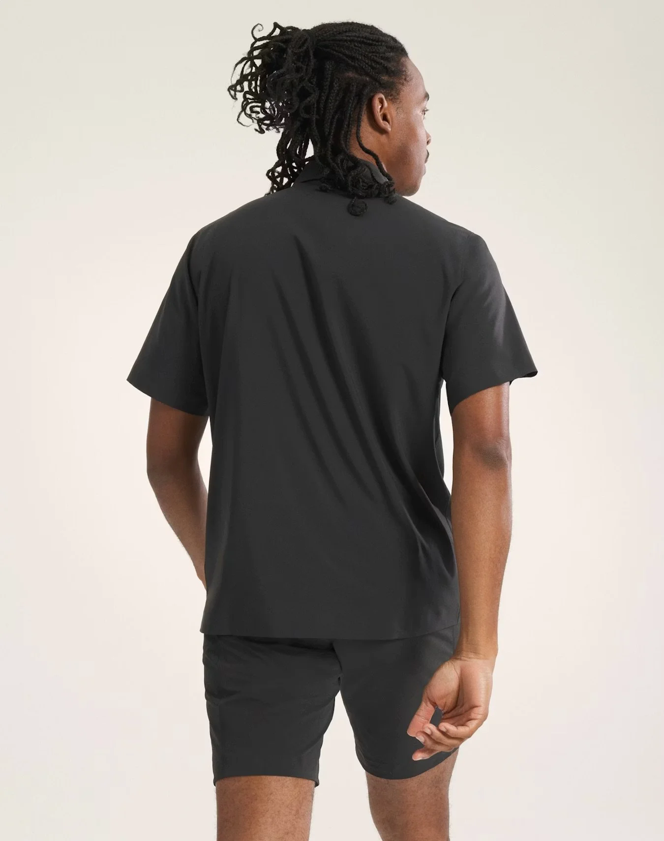 S26-X000010621-Skyline-Shirt-SS-Black-Back-View.jpeg