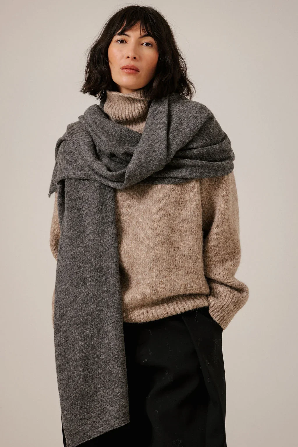 Bare-Knitwear-Baby-Alpaca-Travel-Wrap-Charcoal.webp
