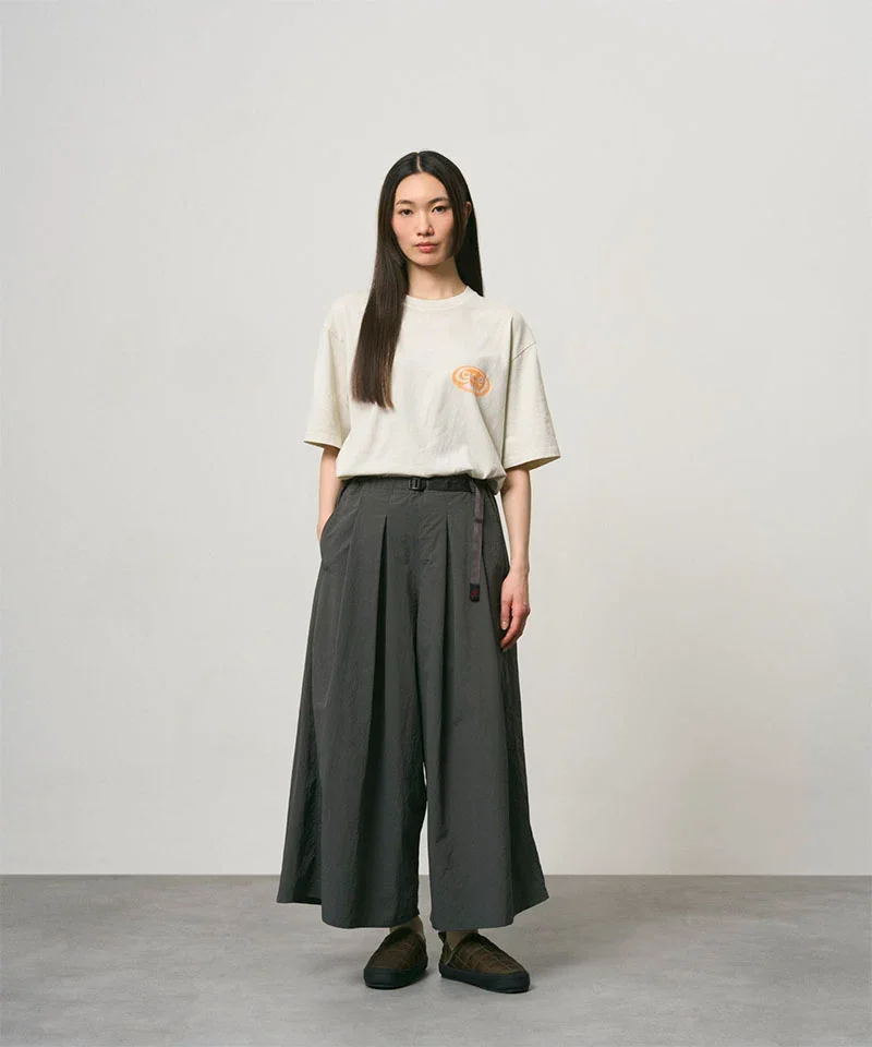 Gramicci-G2SW-SK034_CARBON_womens-pants_W2.webp