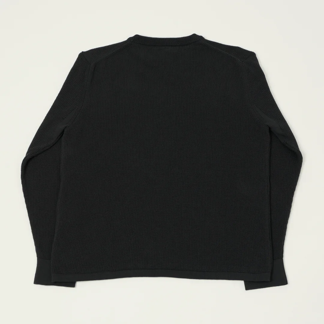 MERZB_SCHWANEN_WAFFLEKNITSWEATER_CHARCOAL4.webp