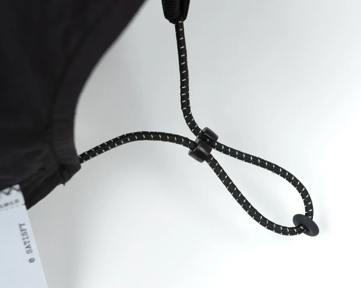 31025-00017_flitesilk-5-panel-pinch-cap_black_focus.webp