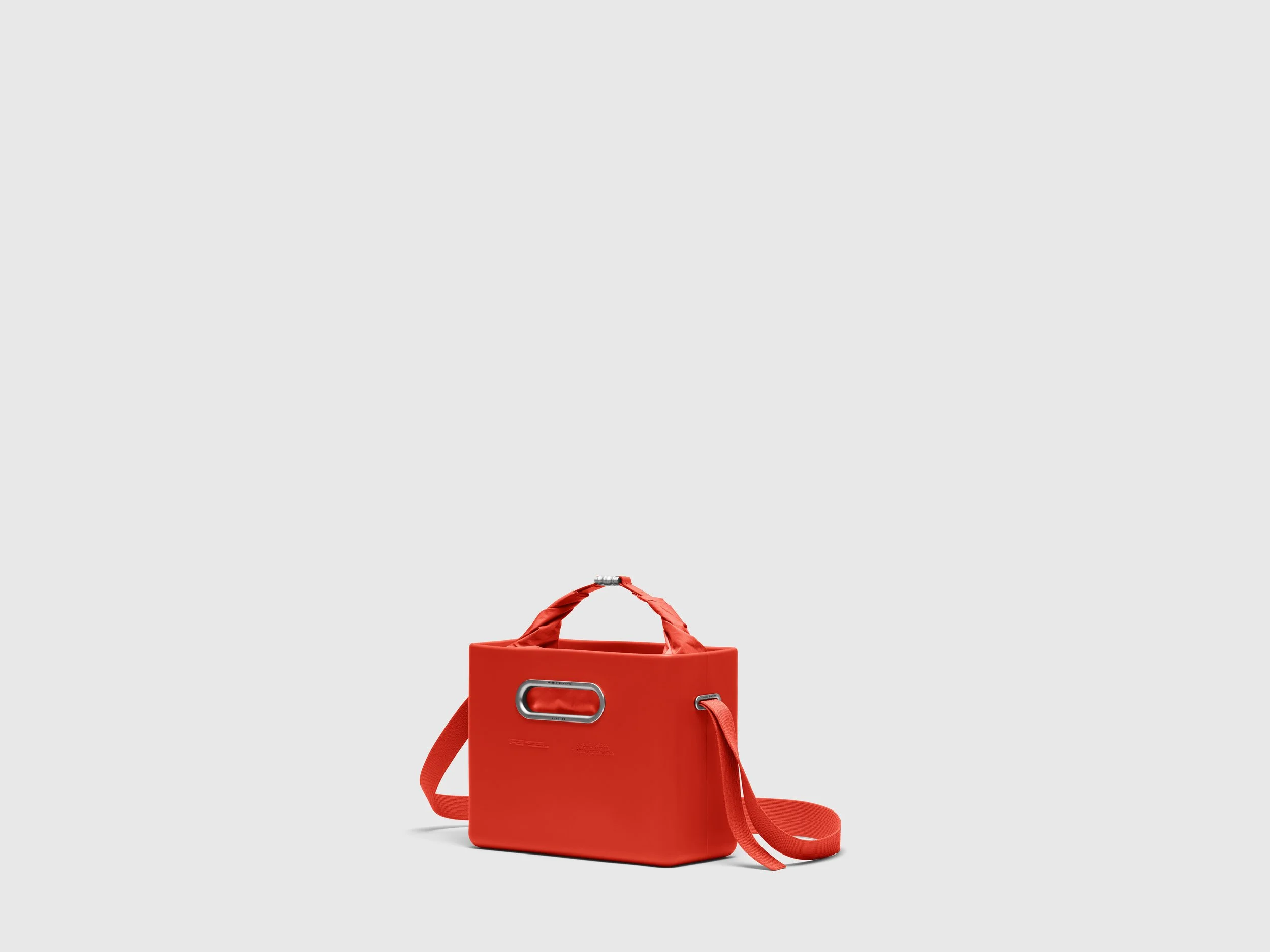 25039_small_Priority_3quarter_01_150dpi.jpg