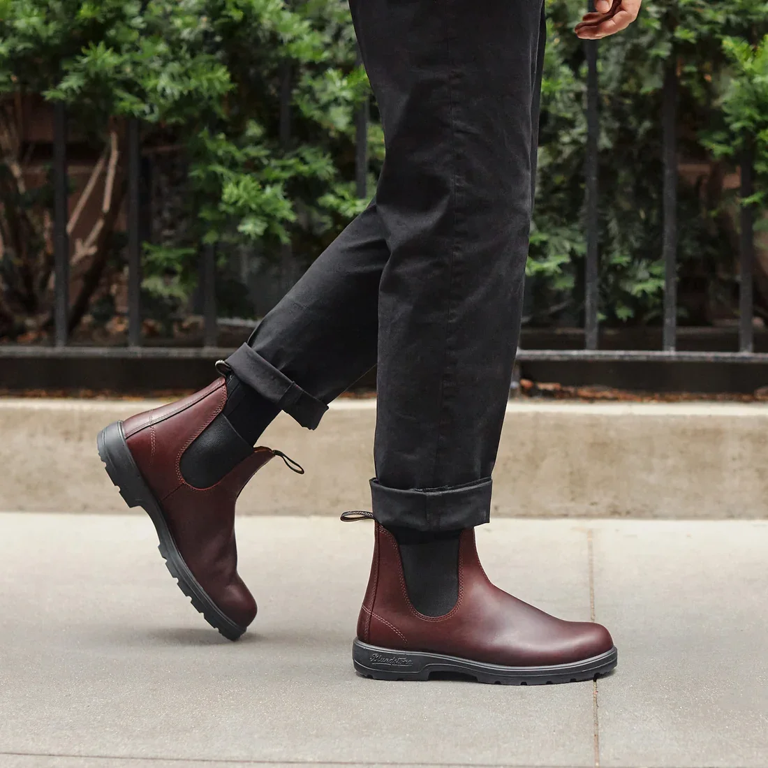 product-image_v2_2130-USA_l_lifestyle_men_slider_2.webp