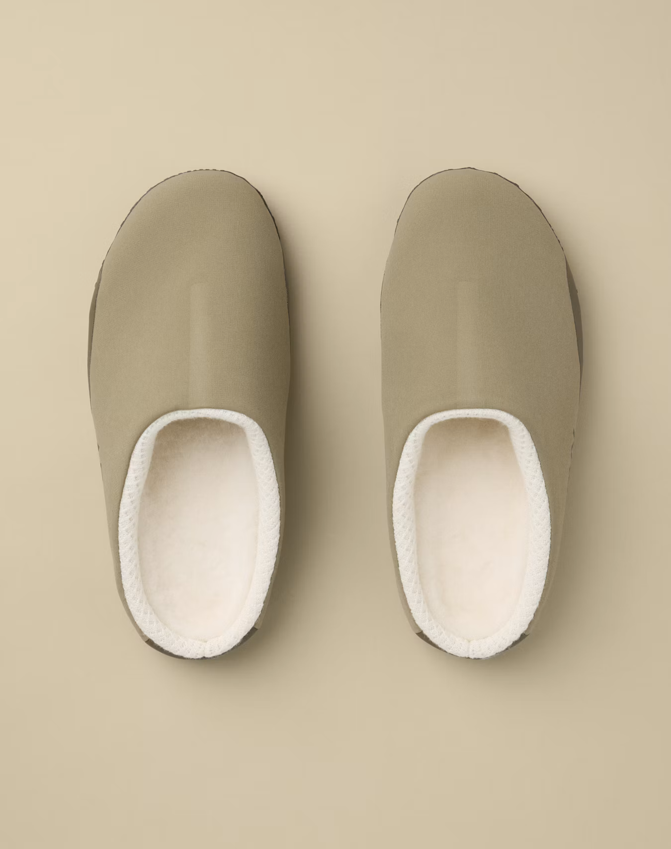 F26-X000010507-Postour-Boot-Tatsu-Black-Slip-Pair.png