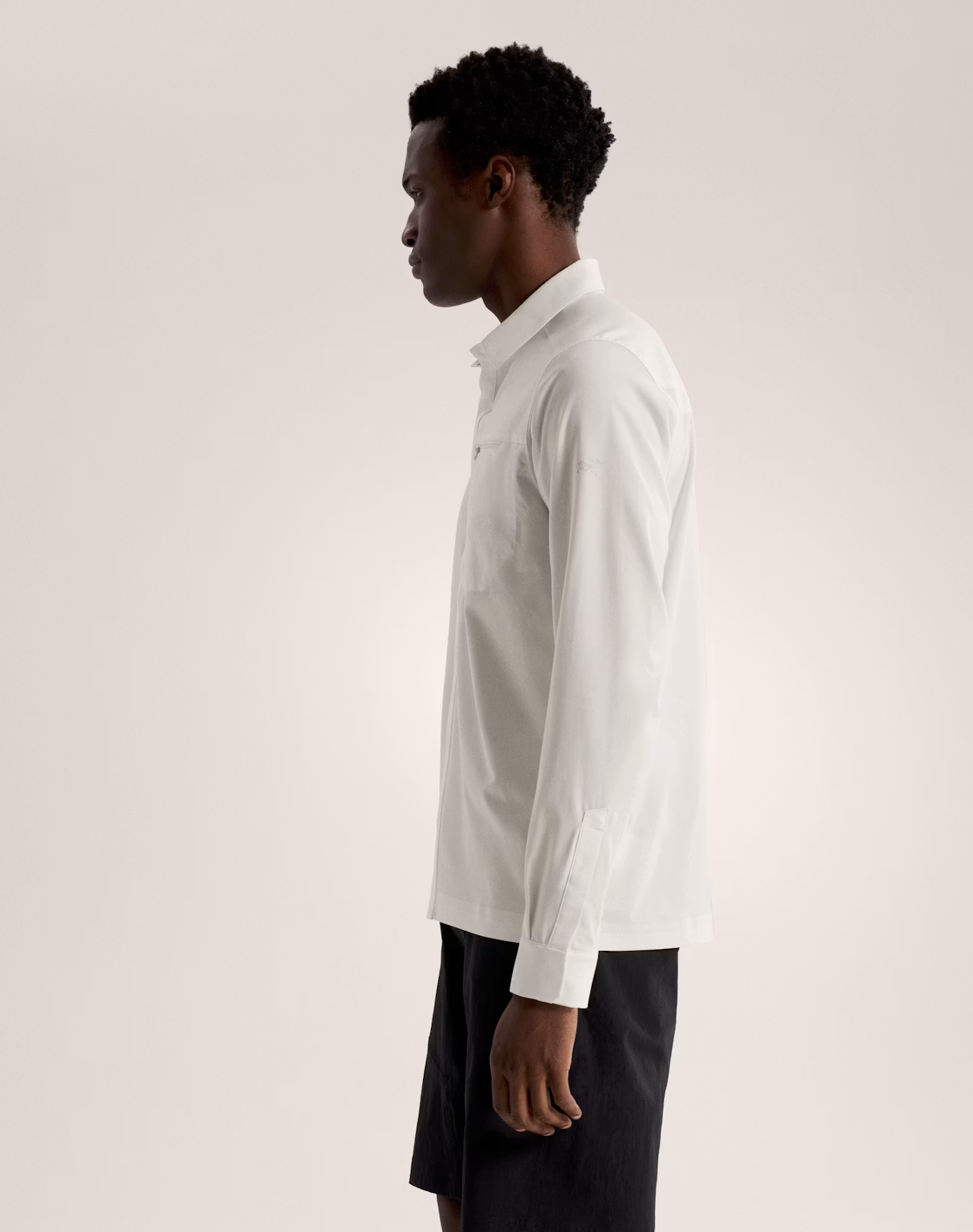 S26-X000010620-Skyline-Shirt-LS-Arctic-Silk-Side-View.png