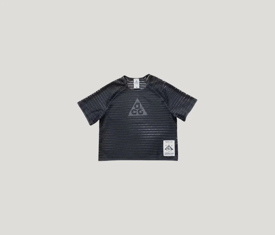 W ACG Radical AirFlow Short-Sleeve Trail Running Top in Anthracite