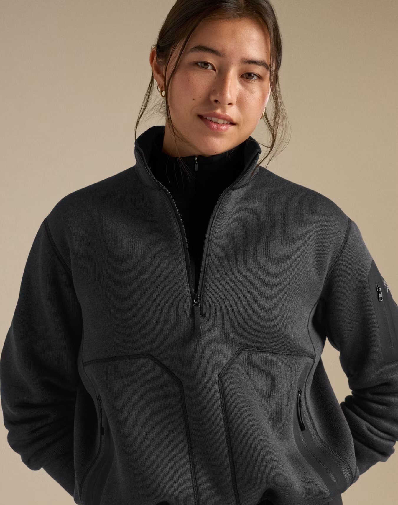 F26-X000010736-Covert-1-2-Zip-Neck-Black-Heather-Women-s-Detail-1.jpg