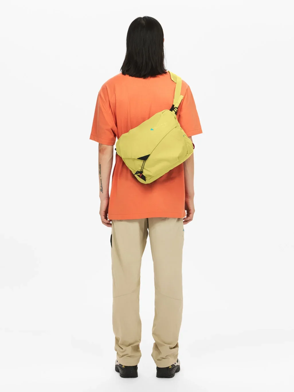 656_hs_ndVsFWDEkBrjlSDNz8Ojg_40460U21_Gaut_Messenger_Bag_Dark_Straw_010-full.webp
