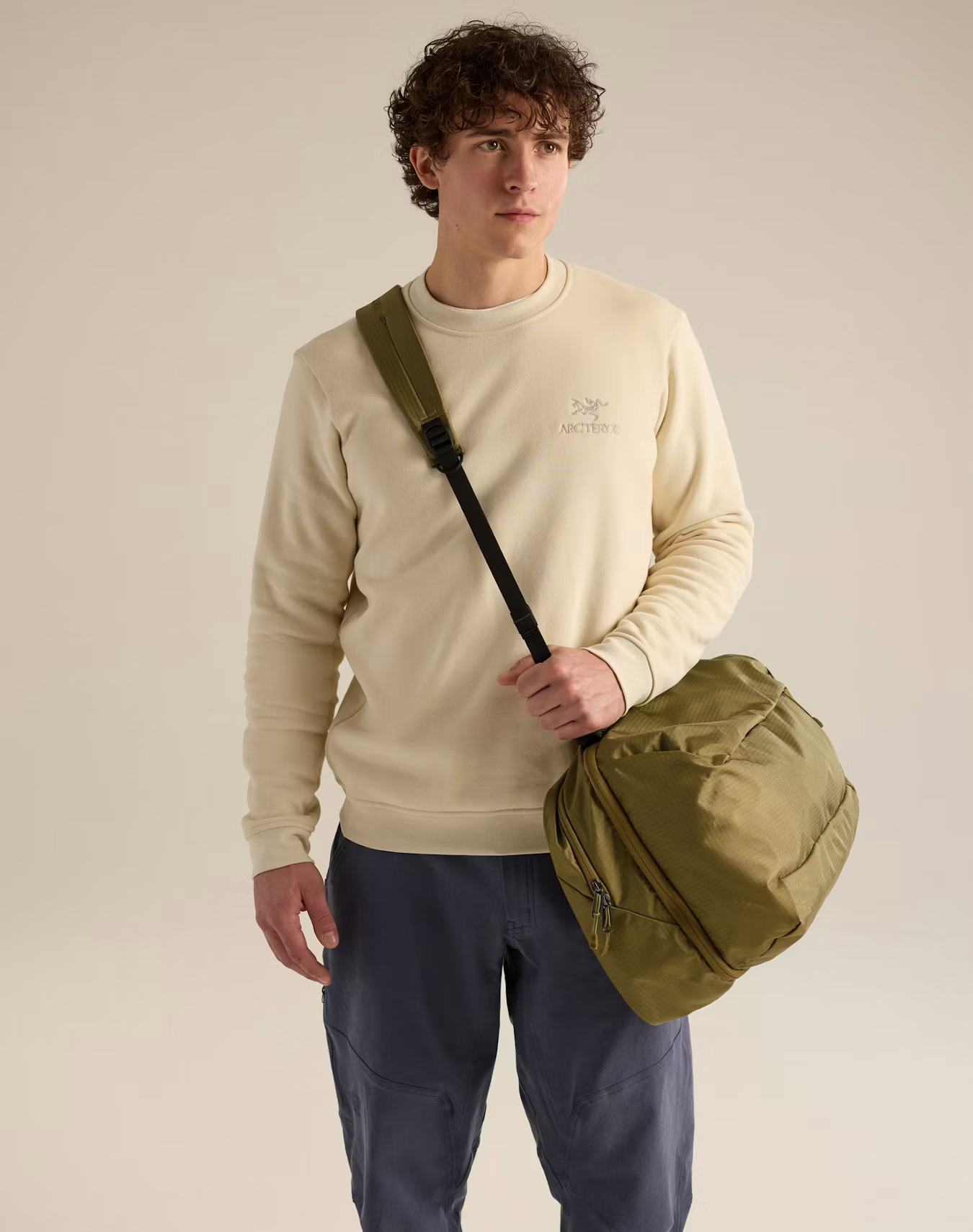 F26-X000010352-Index-40-Bouldering-Bag-Bracken-Back-View.png