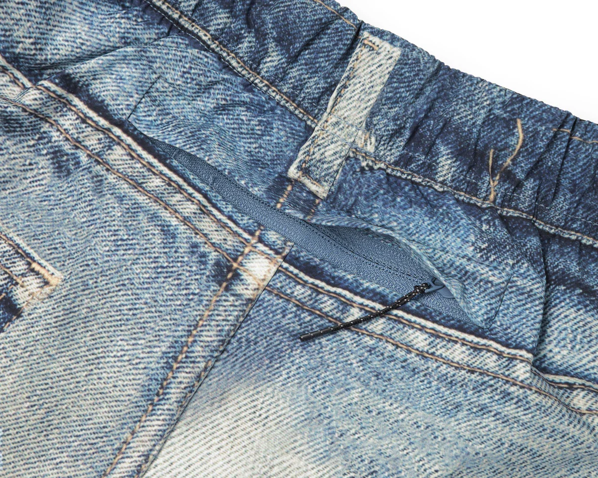 12008-DDE_peaceshell-5-unlined-shorts_digital-denim_back-pocket.webp