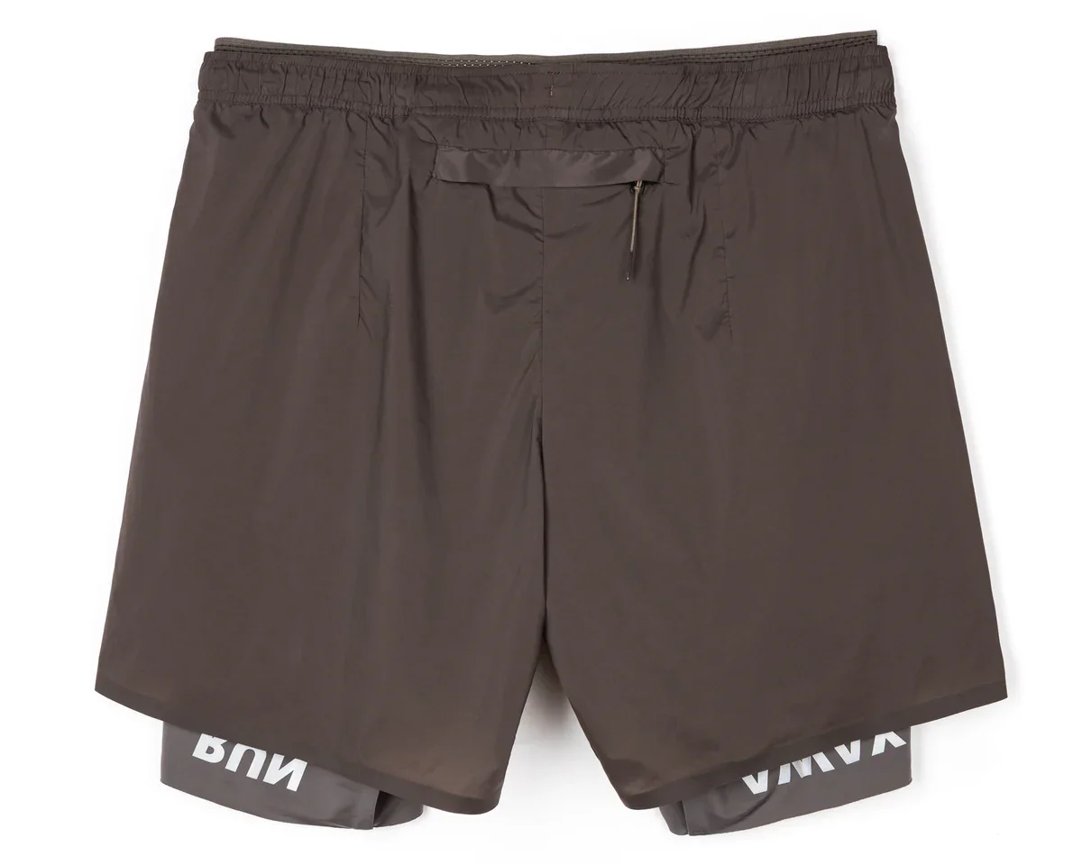 5193-QU-RA_techsilk-8-shorts_quicksand_back.webp