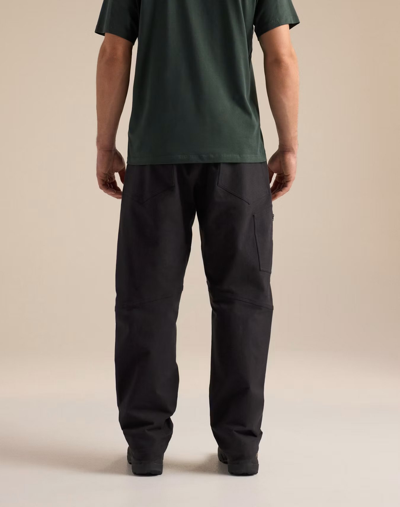 F26-X000010697-Cronin-AR-Pant-Black-Back-View.jpg