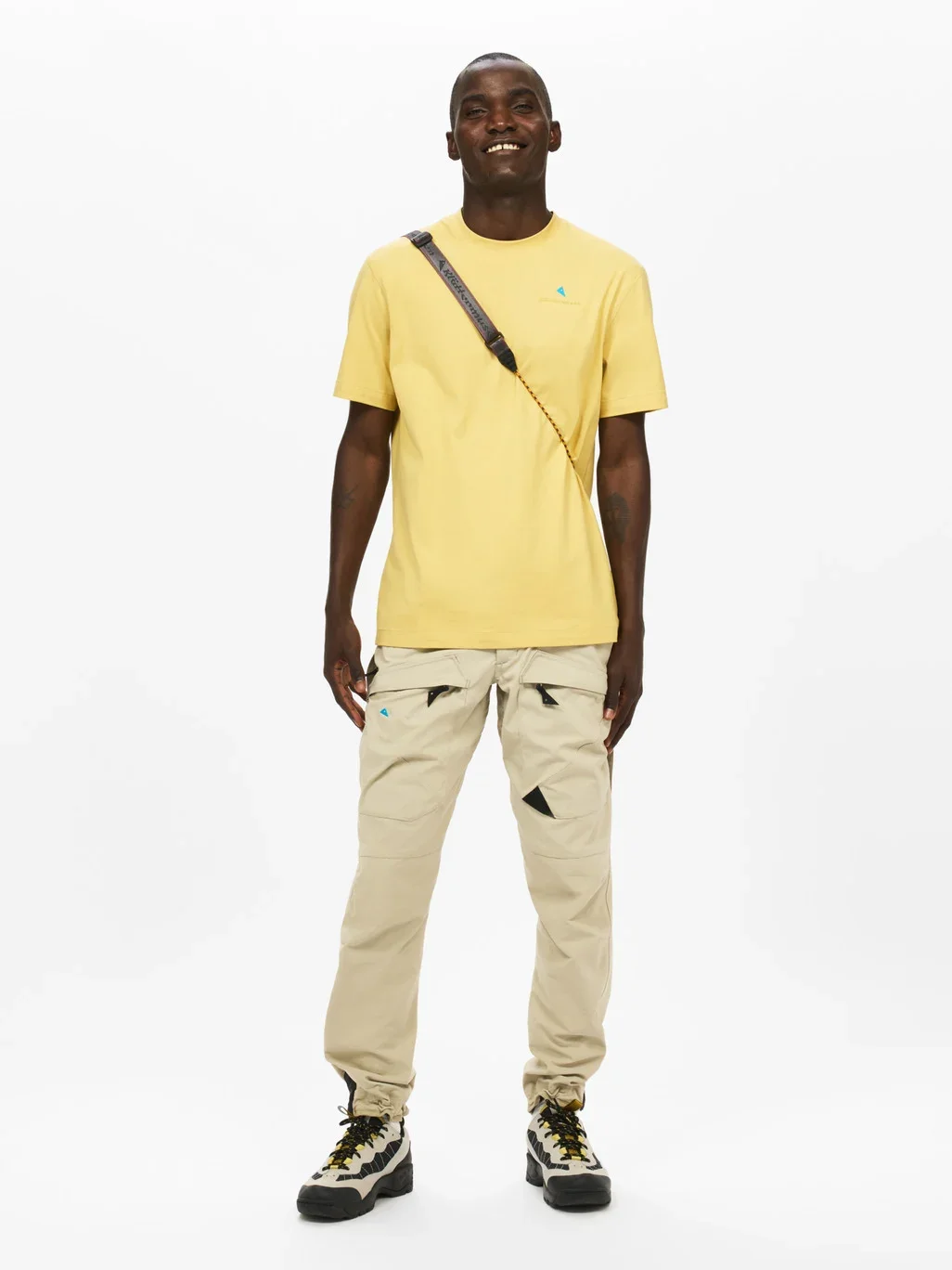 1384_hs_wsBWZRTct3XsqYrWiiHUbg_10602_Algir_Foldover_Bag_Raven_012-full.webp