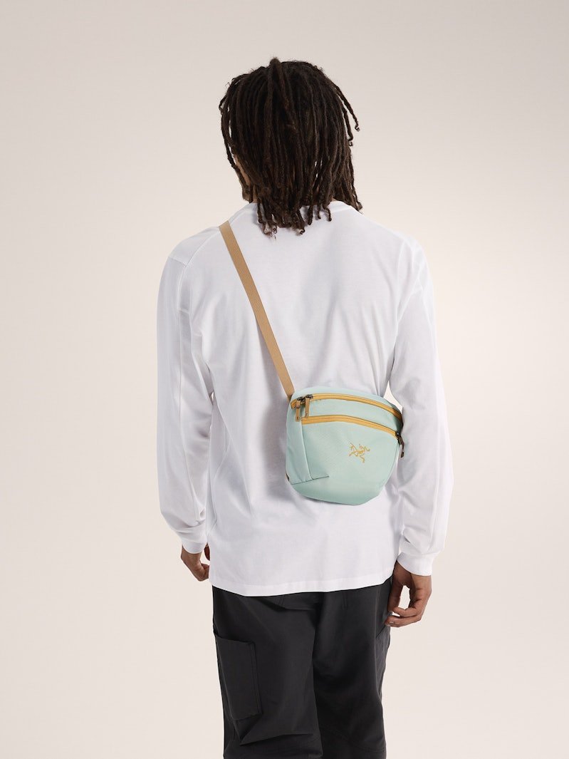 S25-X000008973-Mantis-2-Waist-Pack-Trail-Magic-Front-View.jpg