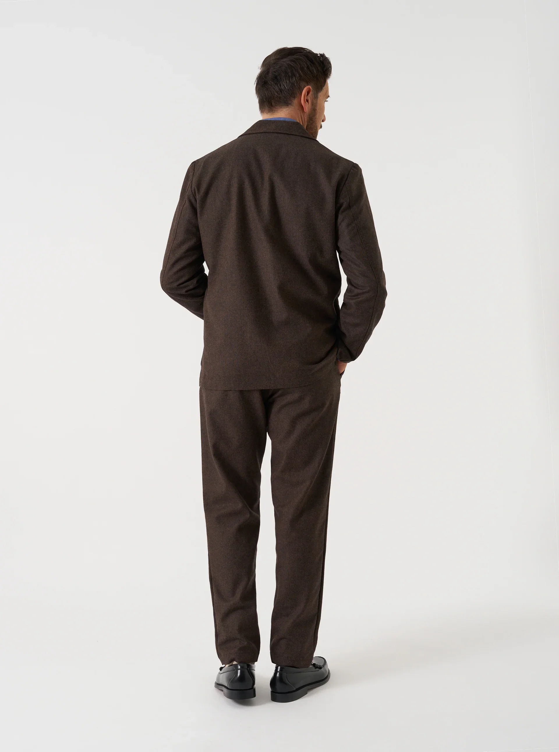 35621_recycled-it-tweed-brown_model_2.webp