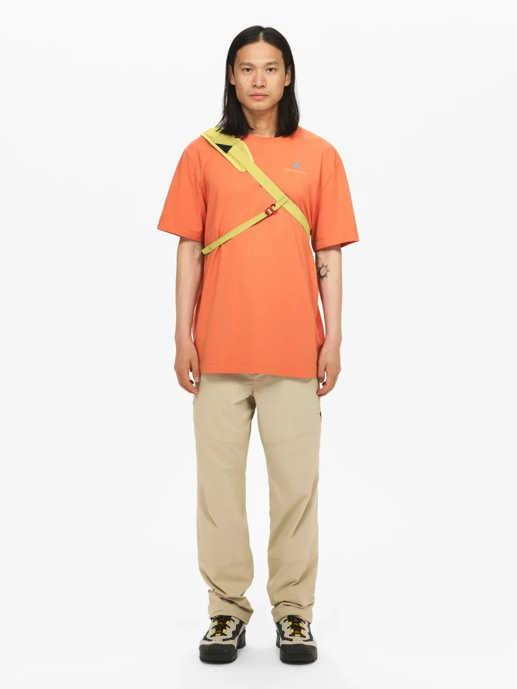 656_hs_ZwfZnwh44mdUGtbHAQlng_40460U21_Gaut_Messenger_Bag_Dark_Straw_012-full.webp