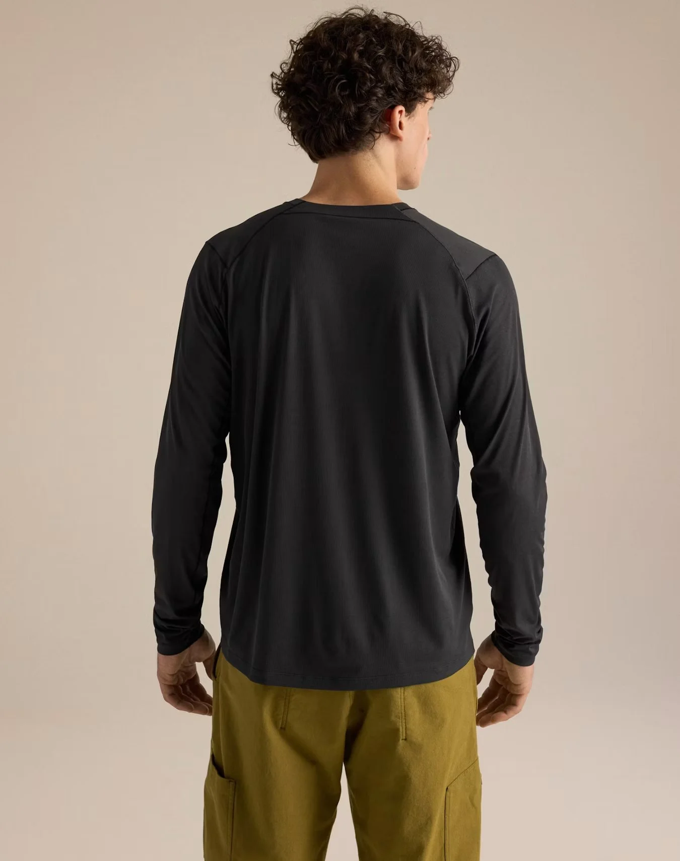 F26-X000010291-Cormac-Crew-Neck-Shirt-LS-Black-Back-View.jpg