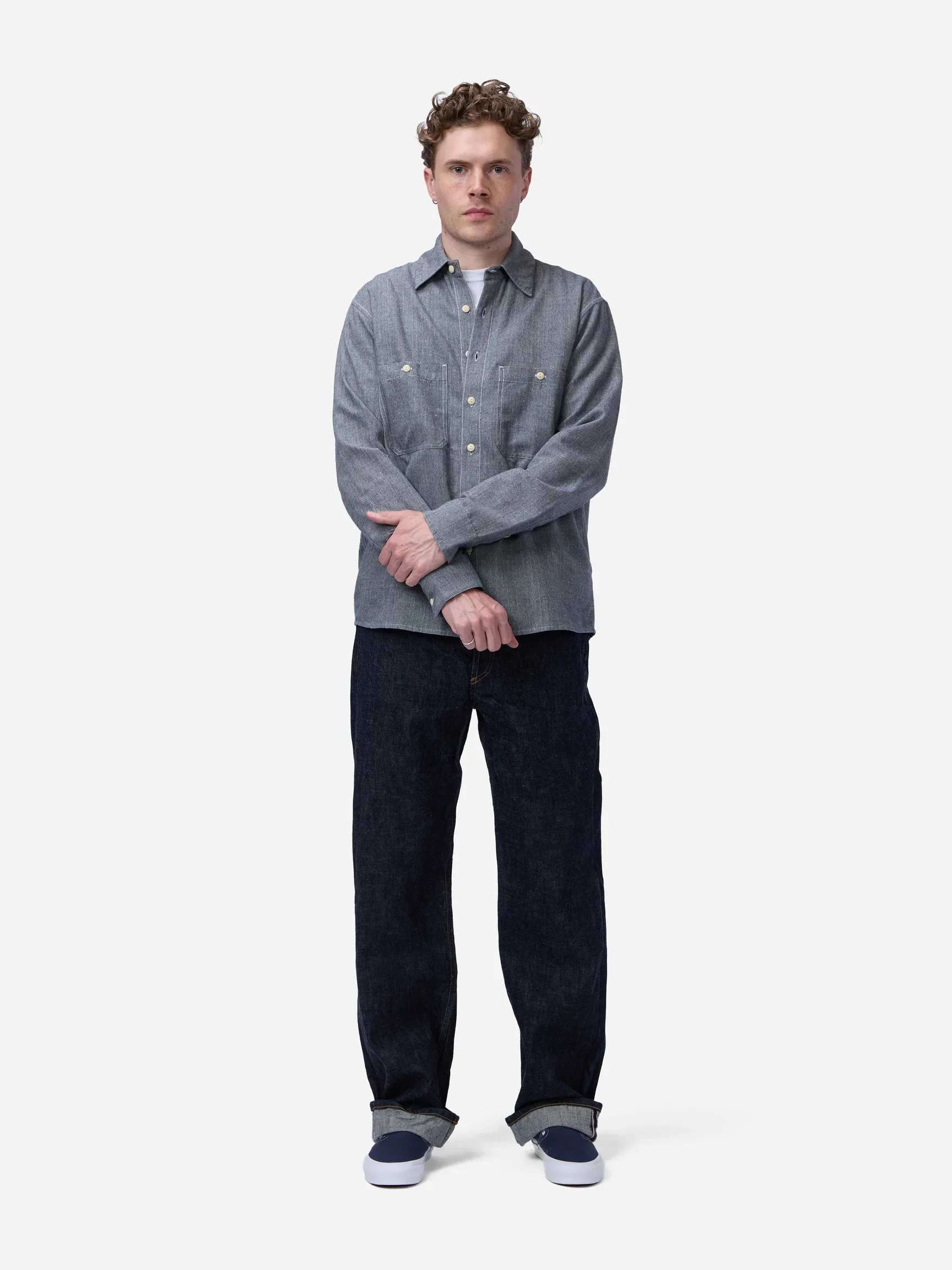 3S-FW26_UTILITY_CHAMBRAY_HANDLOOM_CHAMBRAY_FRONT_FULLBODY_ONBODY.webp
