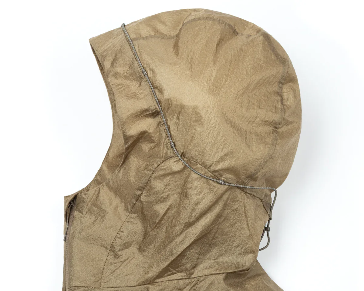 11145-00001_diamond-fuse-windbreaker_falcon_hood-2.webp