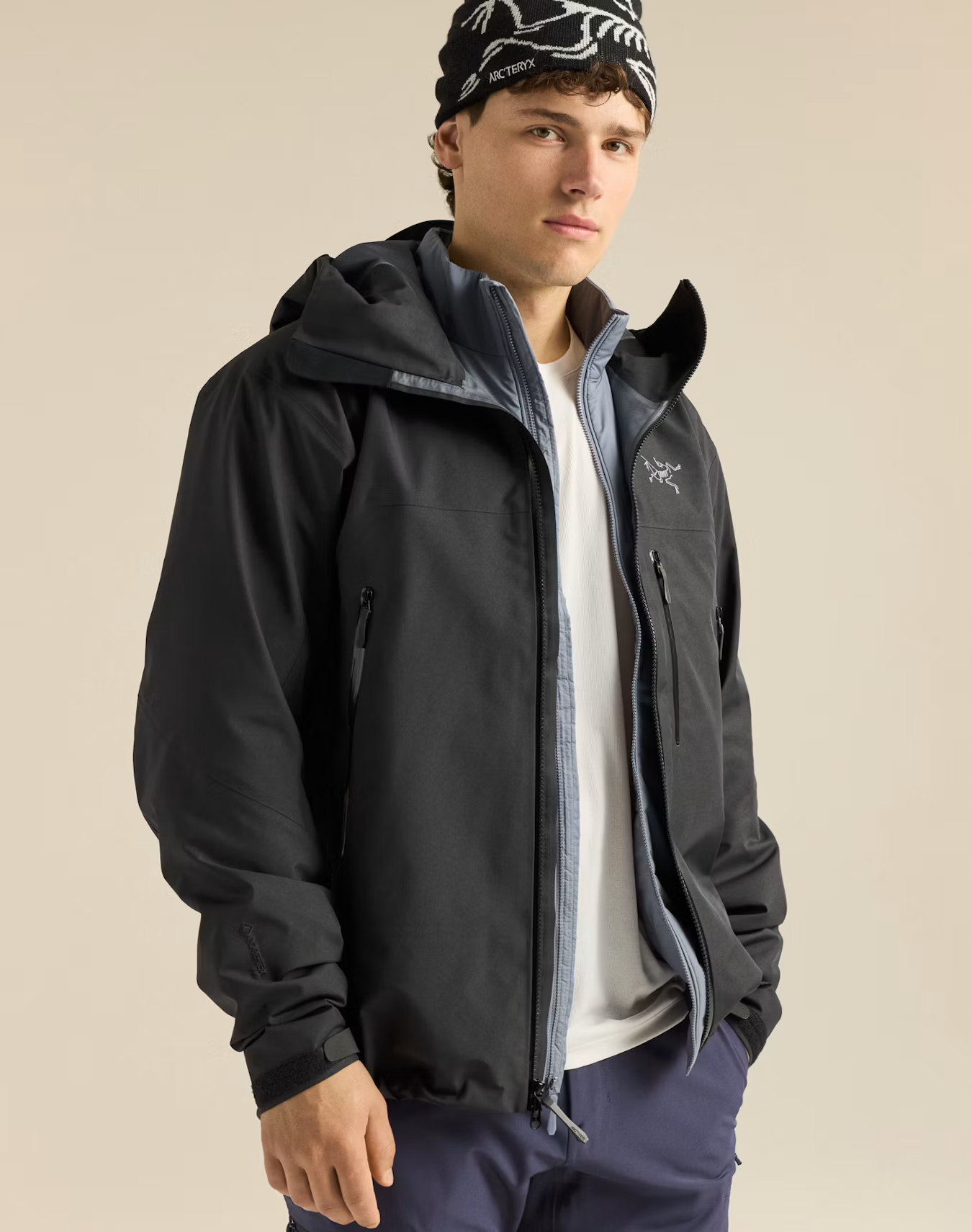 F26-X000011003-Beta-SV-Jacket-Black-Detail-1.png
