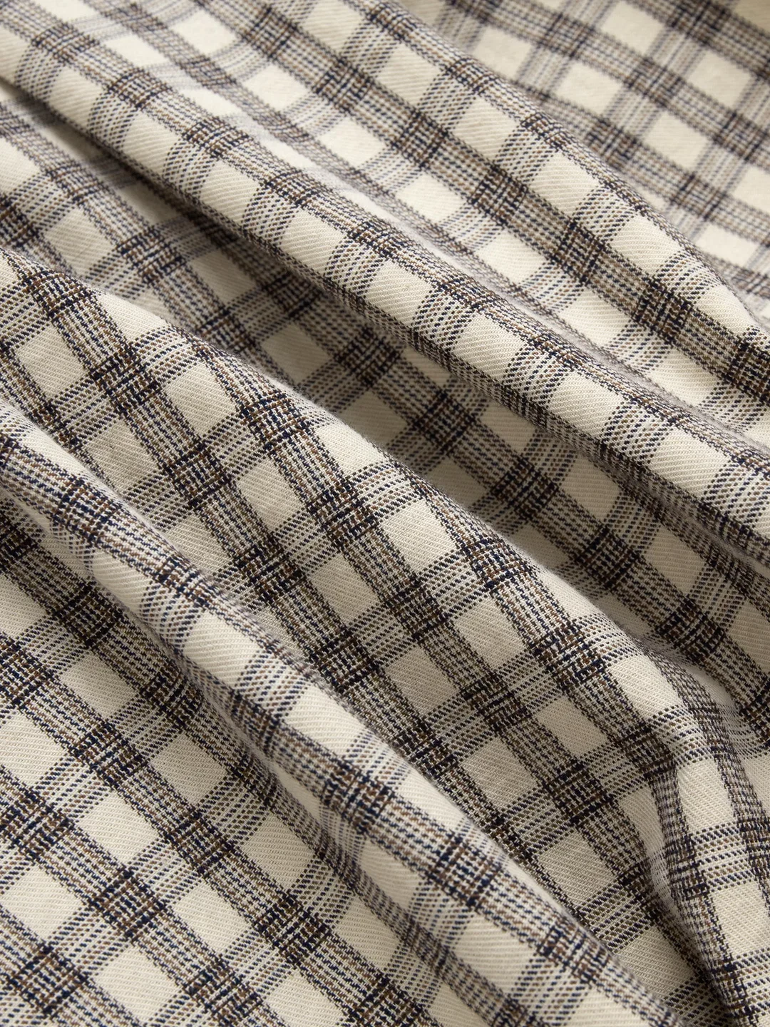 3S-12DEC25_FW26_OPEN_COLLAR_SHIRT_ECRU_MICROCHECK_D2.webp