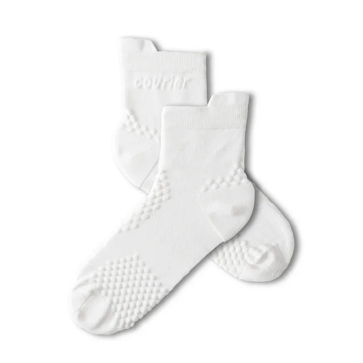 white_HiFi_quarters_cross.webp