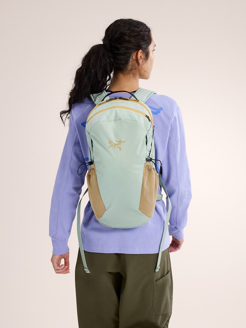 S25-X000006136-Mantis-16-Backpack-Trail-Magic-Front-View.jpg