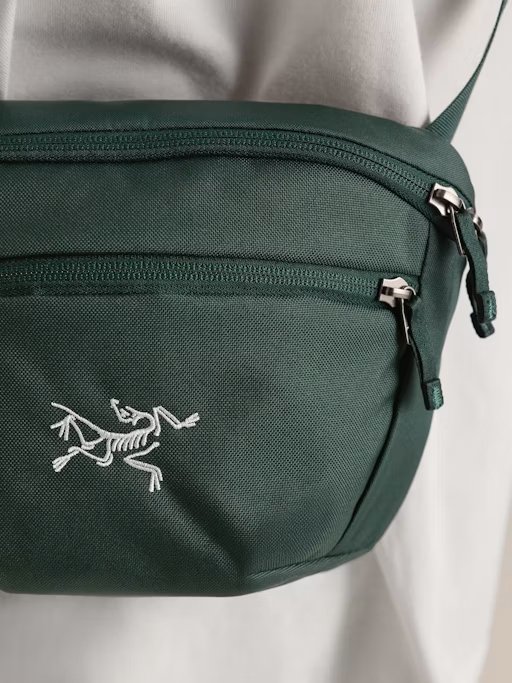 F26-X000008973-Mantis-2-Waist-Pack-Dark-Jade-Fabric-Detail 1.jpg